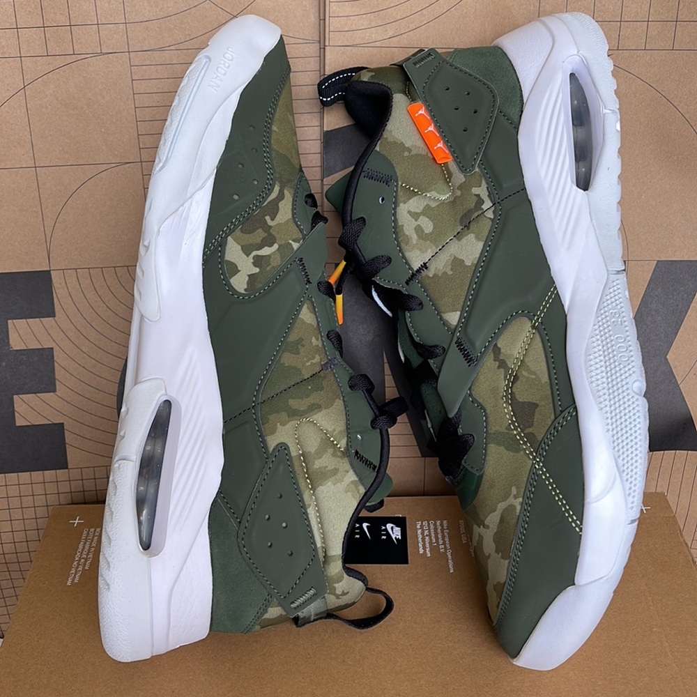 Jordan Air NFH "Bayou Boys"
Men’
Multi-Color/Black/White/Carbon Green
DM3263-900 - Picture 13 of 16